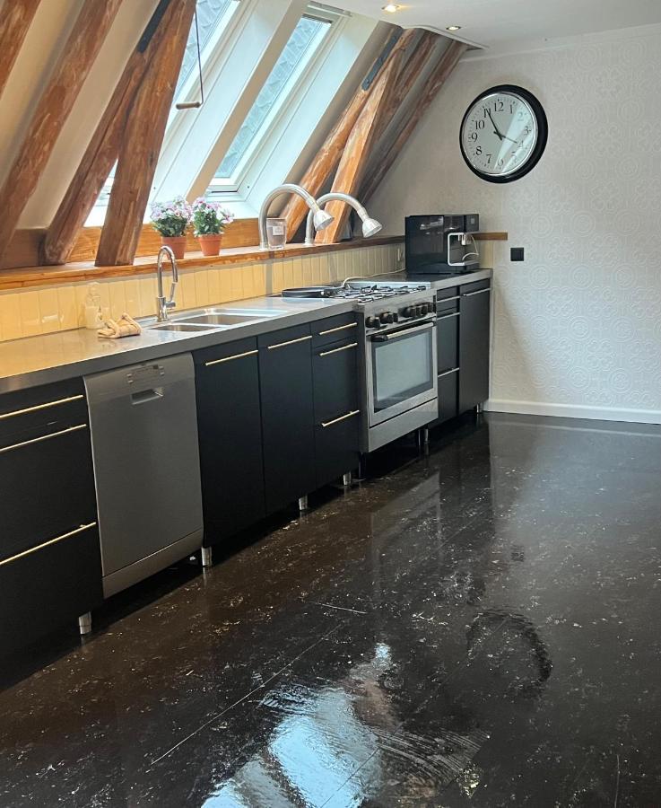 La Dolce Vita Suites Leeuwarden Bagian luar foto